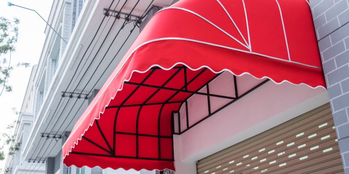 tende su misura per locali commerciali